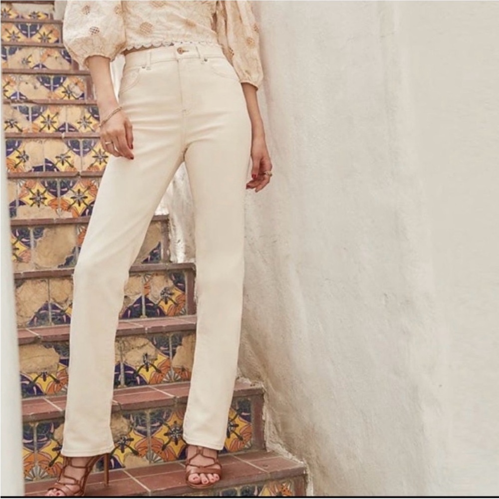 EXPRESS Modern Straight Leg Super High Rise Jeans,